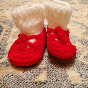 Knit shoes